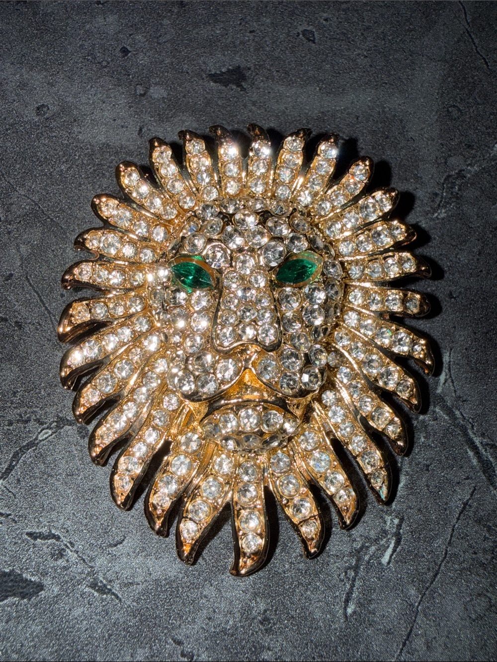 Gold-Tone Crystal Lion Head Pin Brooch with Green Eyes